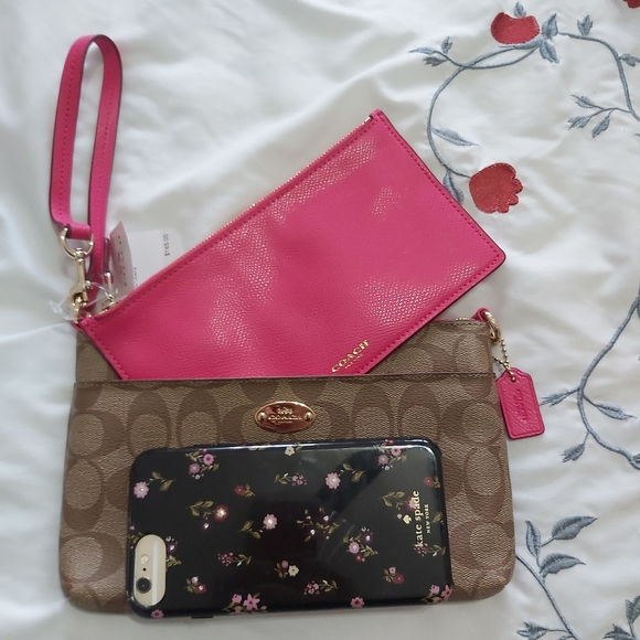 Coach Signature Pop Pouch wristlet - Picture 3 of 6